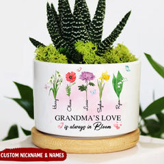 Lovely Birth Month Flower, Grandma's Love Is Always In Bloom, Perfect Mother's Day Gift Personalized Ceramic Plant Pot